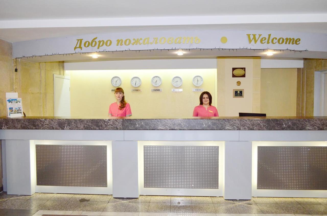 Molodezhnaya Hotel Омск Екстериор снимка